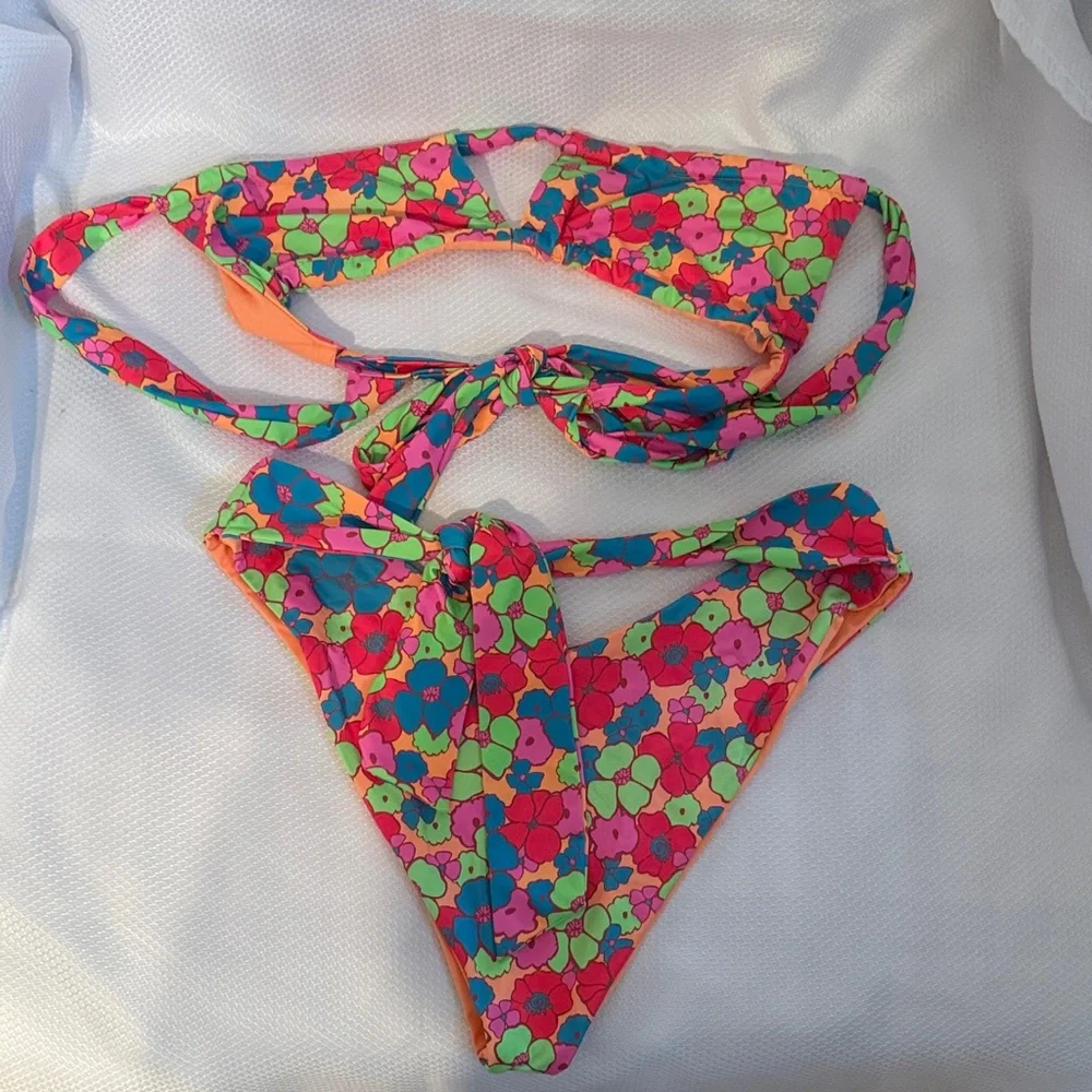 Frankies Bikinis Neon Floral Two Piece Set Multiway Bandeau High Cut Large